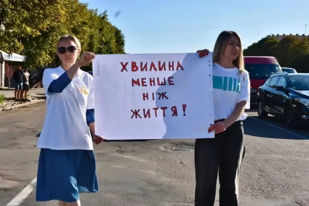У Коростені хвилиною мовчання вшанували пам’ять полеглих Захисників
