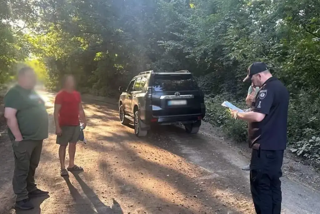 На Житомирщині двоє чоловіків вимагали гроші у блогерів з TikTok: поліція оголосила підозру