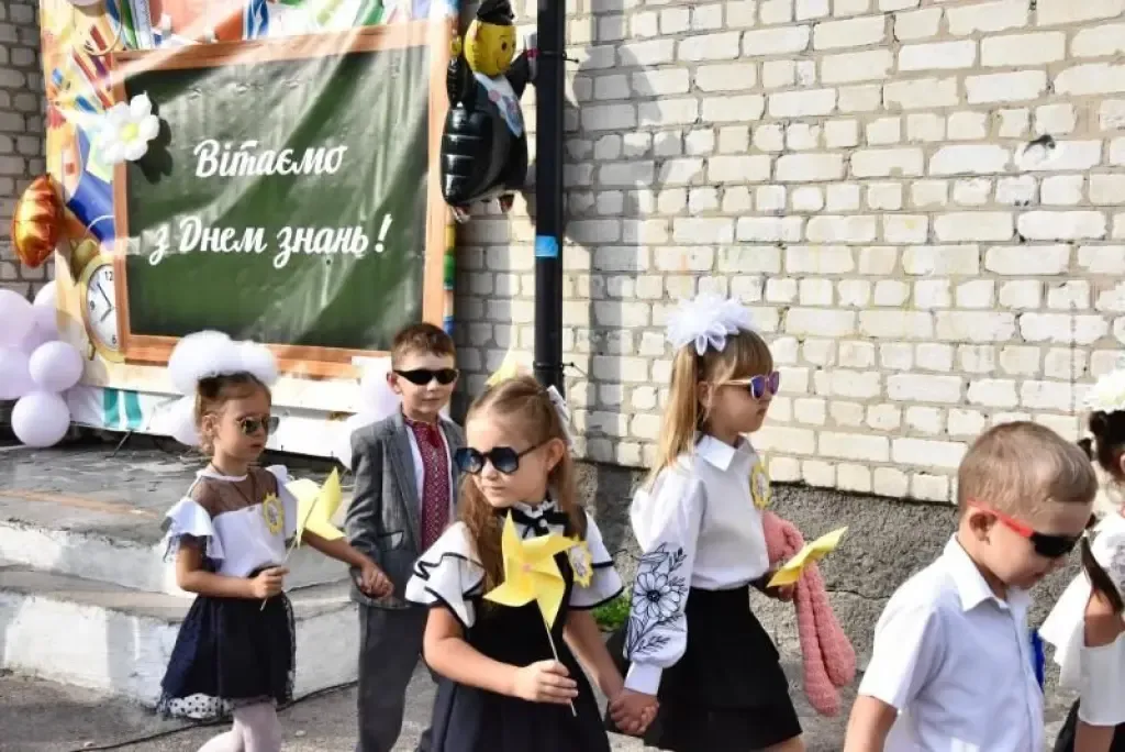 У Коростені свято знань: понад пів тисячі першокласників розпочали навчання