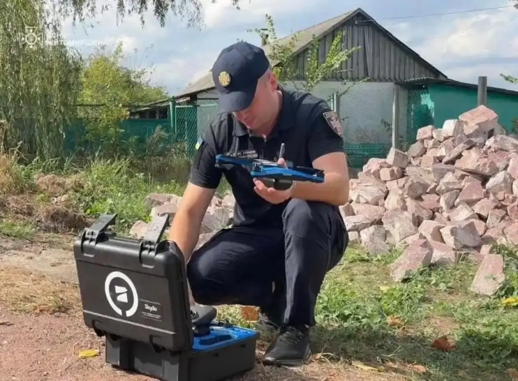 У Коростенському районі рятувальники контролюють пожежну безпеку за допомогою дрона