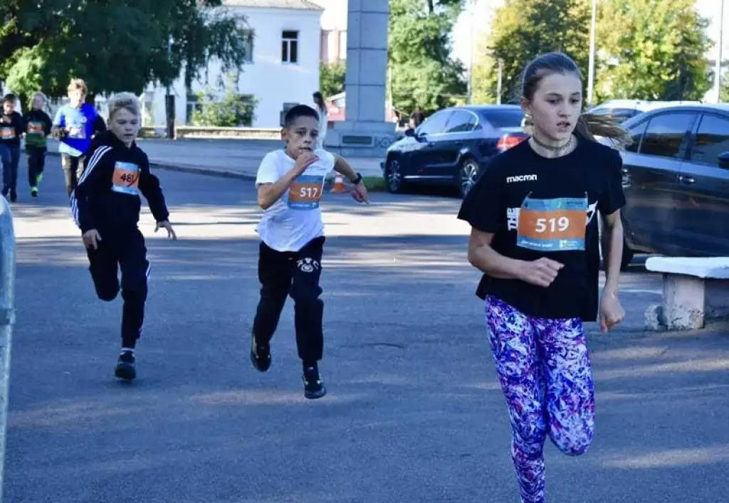 У Коростені провели «Активні парки» з масовим забігом і скандинавською ходьбою