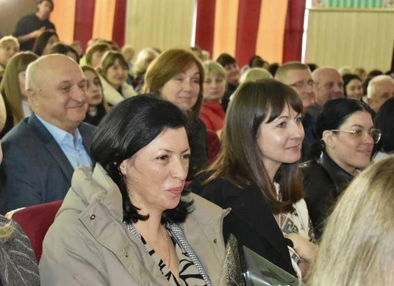У Коростені відзначили День працівників освіти святковим концертом