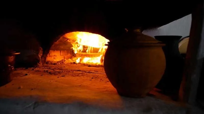 На Овруччині зберігають кулінарну традицію — у Стугівщині готують автентичний сірий борщ
