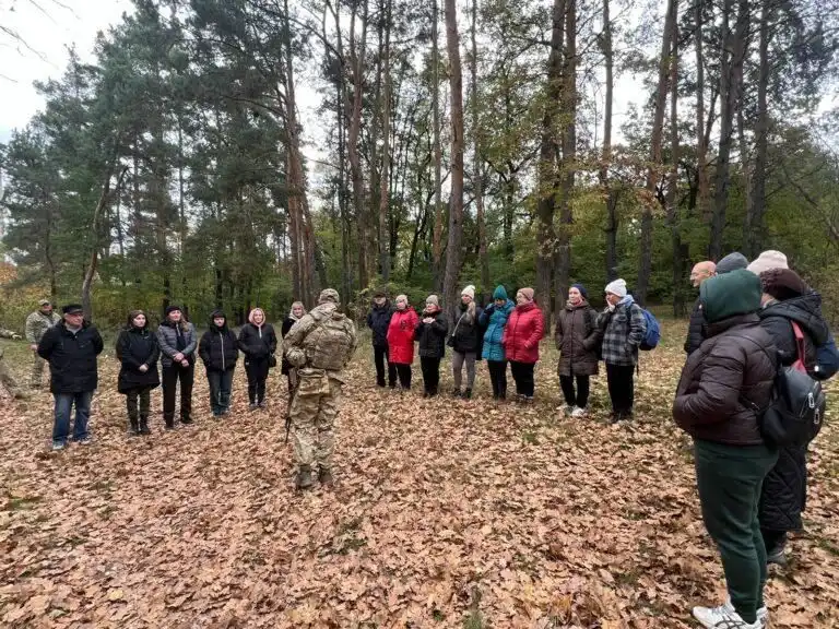 У Коростені завершили курс підготовки до національного спротиву: 25 мешканців отримали сертифікати