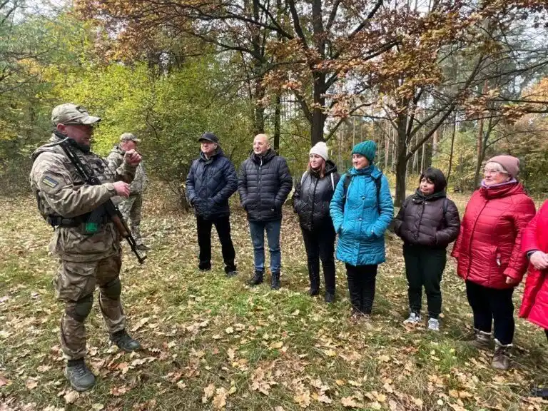 У Коростені завершили курс підготовки до національного спротиву: 25 мешканців отримали сертифікати