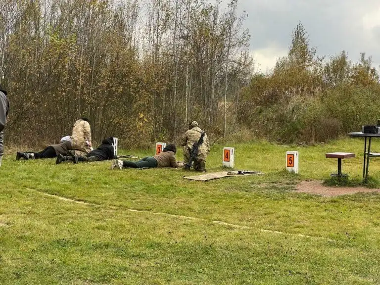 У Коростені завершили курс підготовки до національного спротиву: 25 мешканців отримали сертифікати