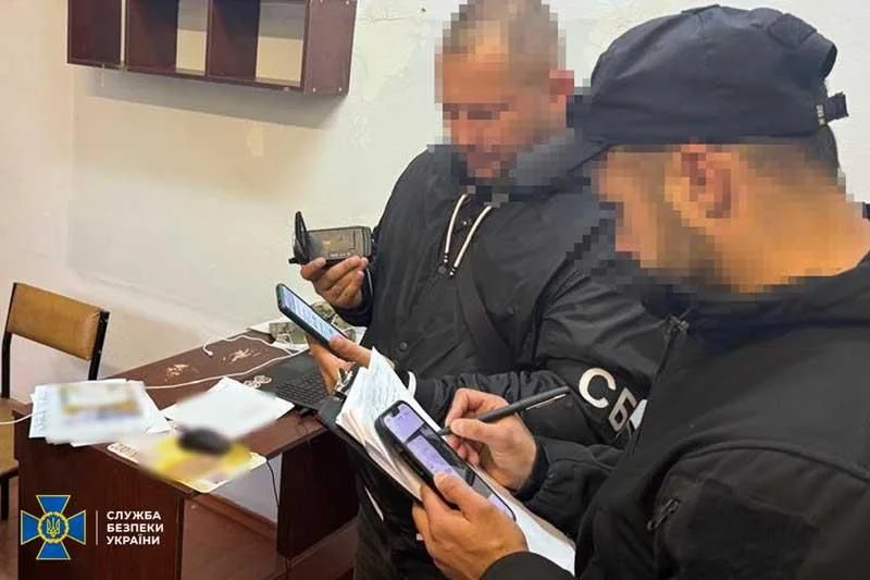 На півночі Житомирщини контрактник вивозив зброю з військової частини та продавав її
