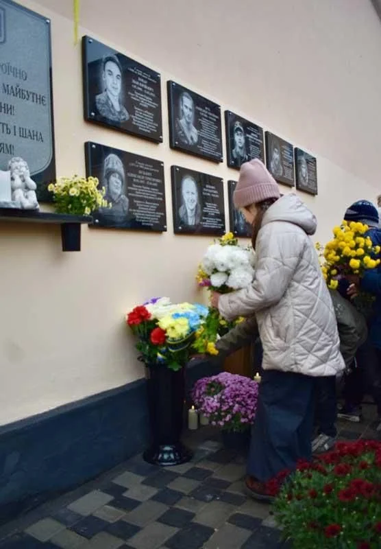 У Коростені відкрили дев’ять меморіальних дошок на честь полеглих Героїв України