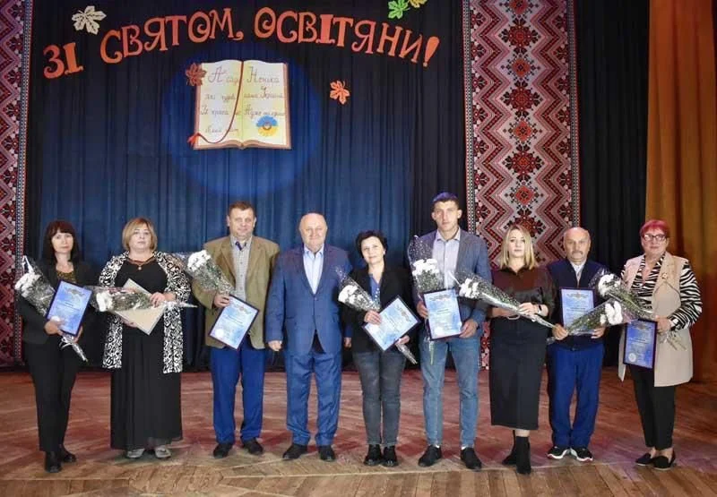 У Коростені вшанували освітян під час святкового концерту