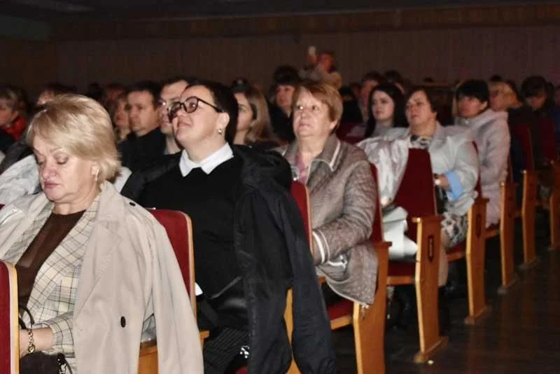 У Коростені вшанували освітян під час святкового концерту