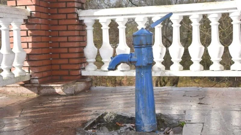 Біля “Скелі” у Коростені пошкодили водонапірну колонку