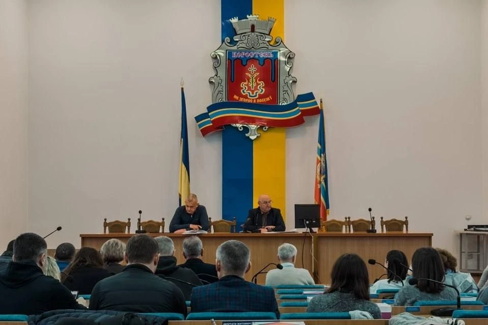 Депутати Коростеня зібралися на позачергову сесію: основні питання на порядку денному