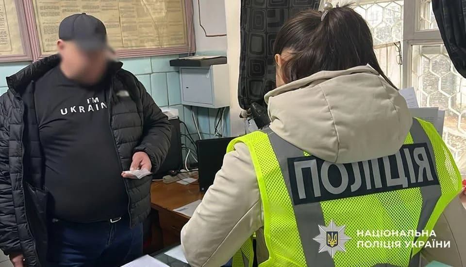 У Коростені затримали фельдшера колонії, який збував психотропи засудженим