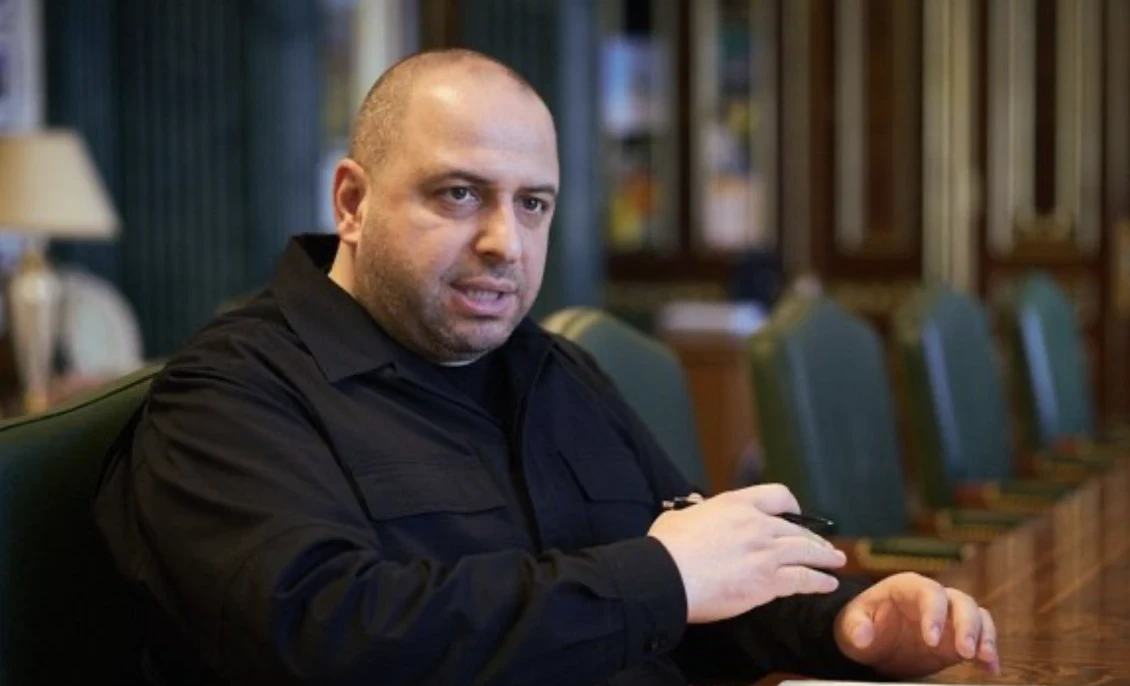 Офіс президента спростував фейк про відмову Рустема Умєрова повернутися в Україну