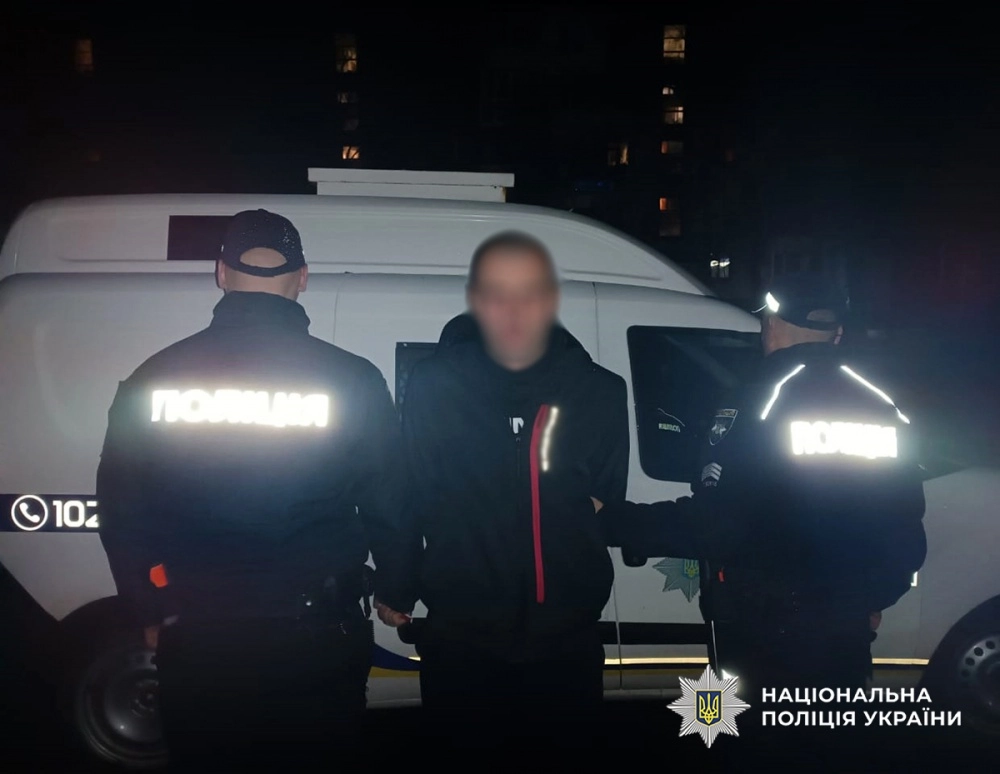 У Житомирі чоловік вбив двох жінок поблизу ТЦ Глобал – підозрюваного затримано