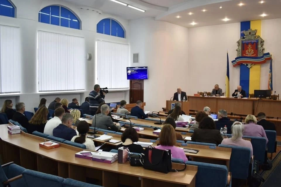 Коростенська міськрада розглянула 51 питання: від звернень до уряду до пропозицій щодо ветеранського центру