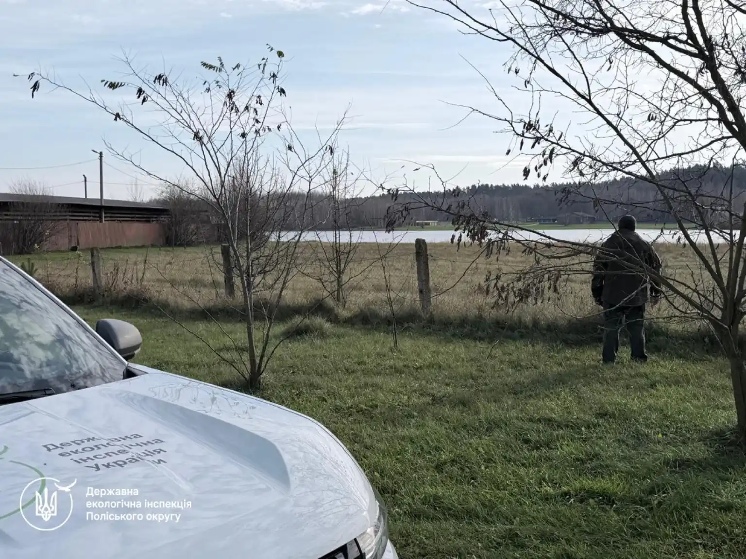 На Житомирщині зафіксували незаконне огородження берегової лінії та самовільну забудову
