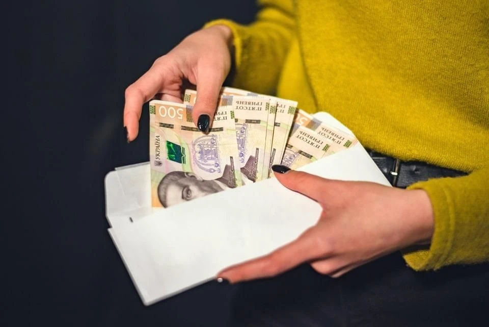 Житомирщина демонструє зростання зарплат на тлі енергетичних обмежень по всій країні