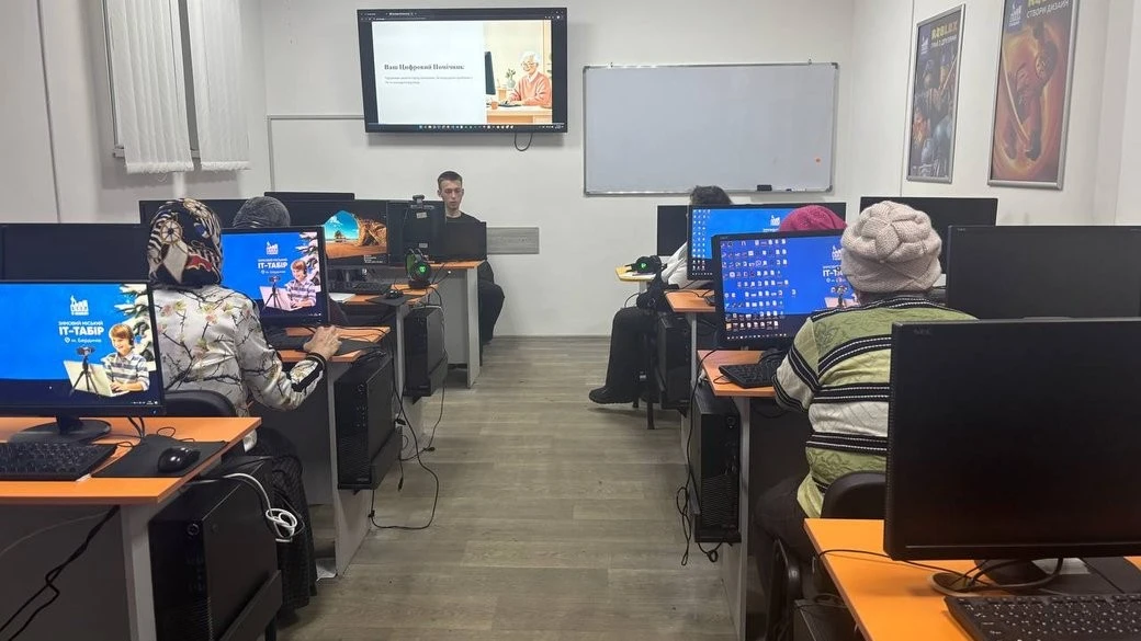 Від смартфона до штучного інтелекту: як бердичівські пенсіонери опановують цифровий світ