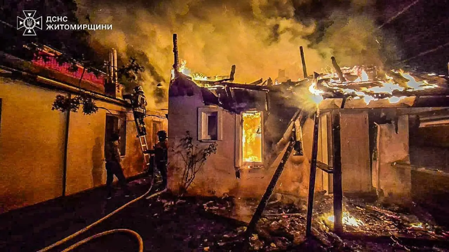 Трагедія у Зарічанах: під час пожежі в приватному будинку загинув чоловік