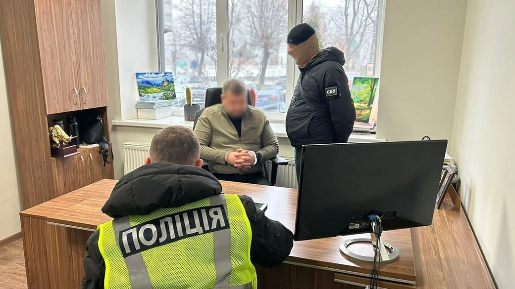У Житомирі затримали аудитора за вимагання мільйона гривень з підприємниці