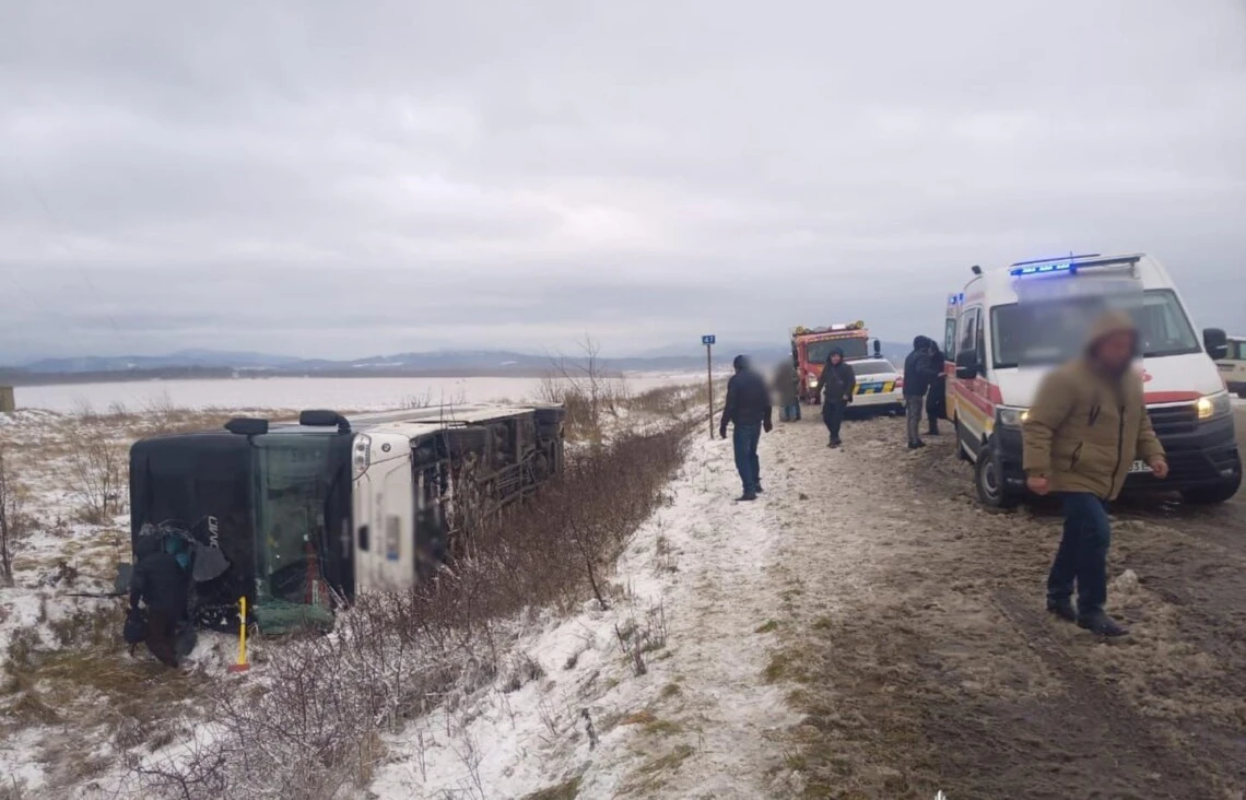 На Прикарпатті кількість постраждалих в ДТП за участі рейсового автобуса зросла до 13