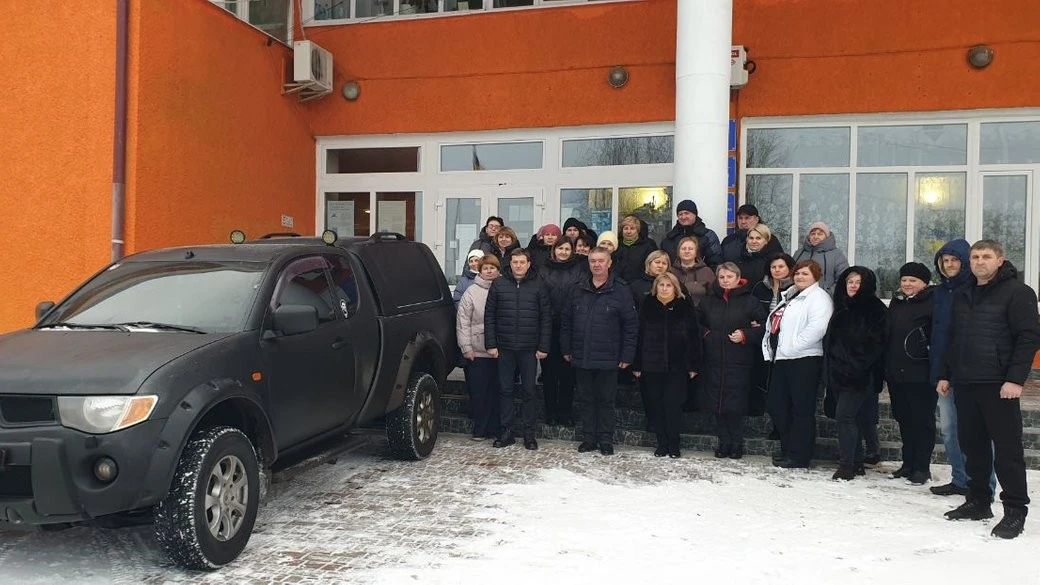 Вільшанська громада Житомирщини подарувала автомобіль своїм захисникам на фронті