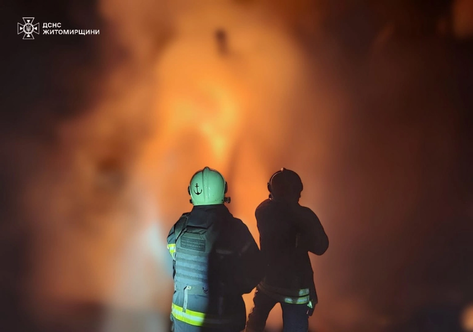 На Житомирщині рятувальники оперативно ліквідували наслідки нічного обстрілу
