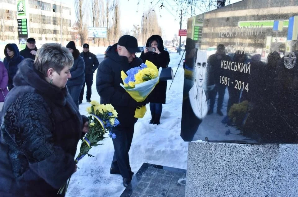 Пам’ять, що застигла в граніті: Коростень вшанував свого Героя Сергія Кемського