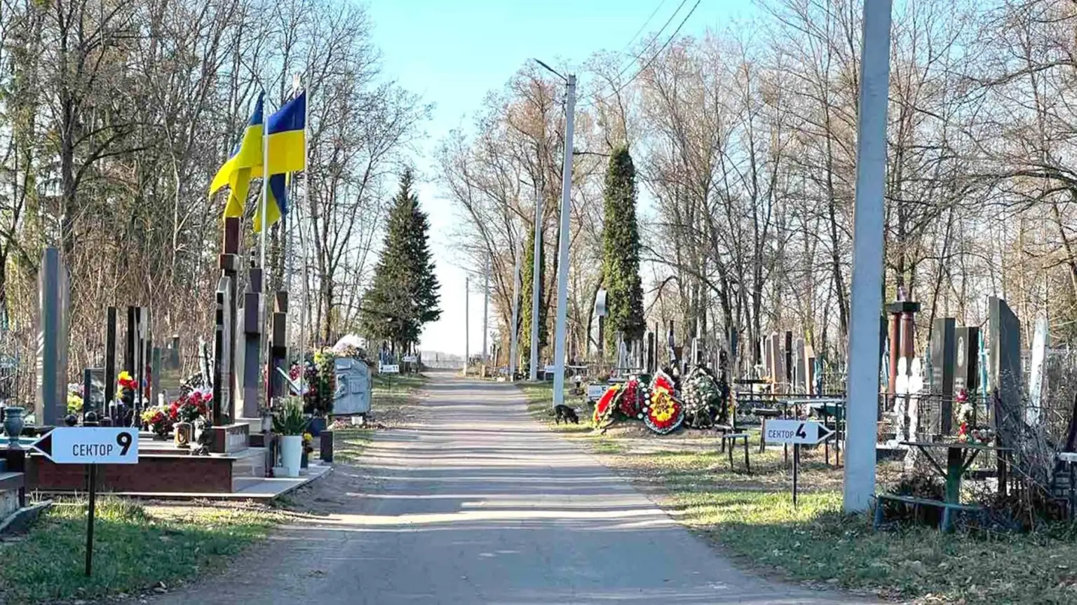 Коростень готує «Житомирське» кладовище до поминальних днів: графік в’їзду та особливості прибирання