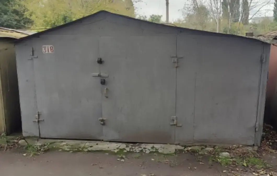 У Житомирі готують демонтаж восьми самовільних споруд у двох дворах міста