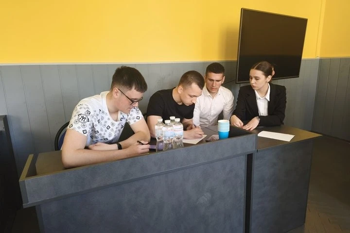 У Житомирській політехніці студенти вчилися сперечатися про корупцію та академічну чесність