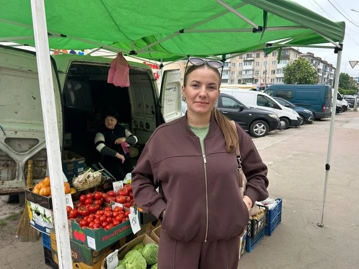 Рання полуниця в Житомирі б’є по гаманцю: ринок відкрив сезон ягід із цінами до 280 гривень