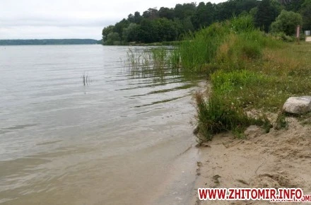 Купатися дозволено: у МОЗ визнали безпечною воду на пляжах Житомира та Звягеля